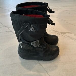 Boys Kimik boots, size 1.